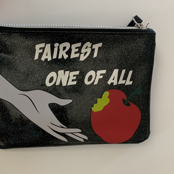 Disney Snow White Bag Bundle with cosmetics makeup bag, 2 purses - Picture 4 of 8